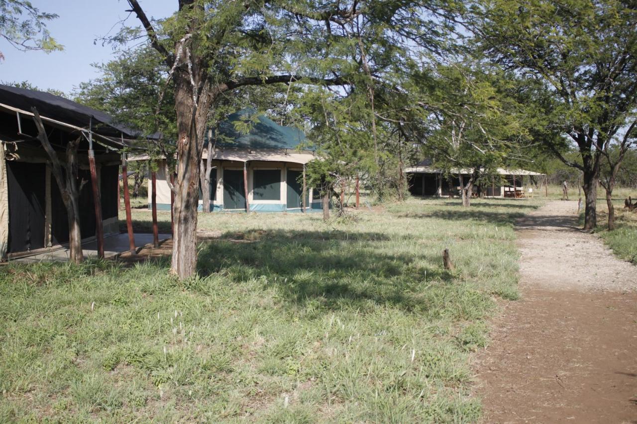 Osero Serengeti Luxury Tented Camp Banagi Exterior photo
